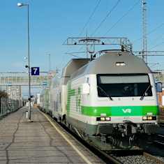 A train at Turku railway station. 