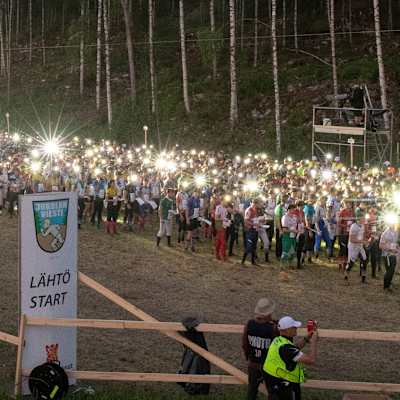 Orienterarna står på startstrecket.