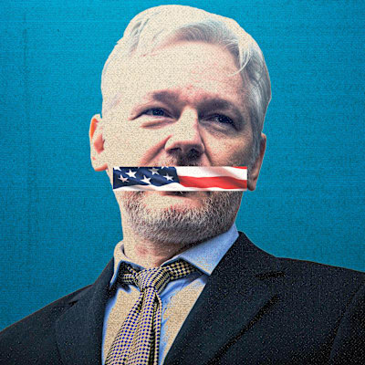 Ett kollage med Julian Assange med en slags munkavle med USA:s flagga.