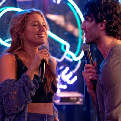 Blake Lively och Justin Baldoni sjunger karaoke.