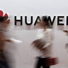 Kuvassa on Huawein logo.