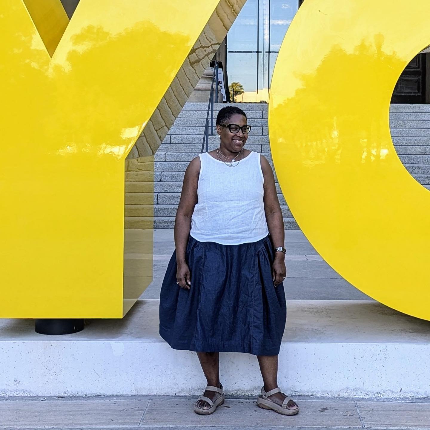 For our Gemma pattern update, Tiffany @tiffany_makes sewed up this classic white linen Gemma tank using the new cropped length we added to the pattern, and it&rsquo;s absolutely perfect with her handmade Henrietta skirt! I can see this one being part