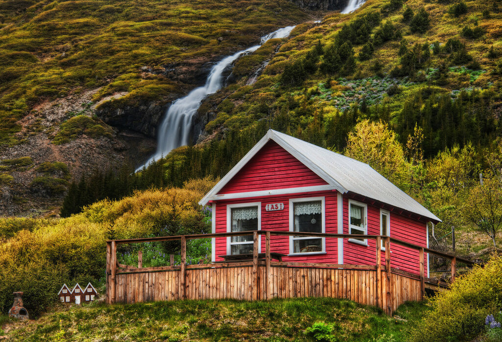 Iceland Summer House-X3.jpg