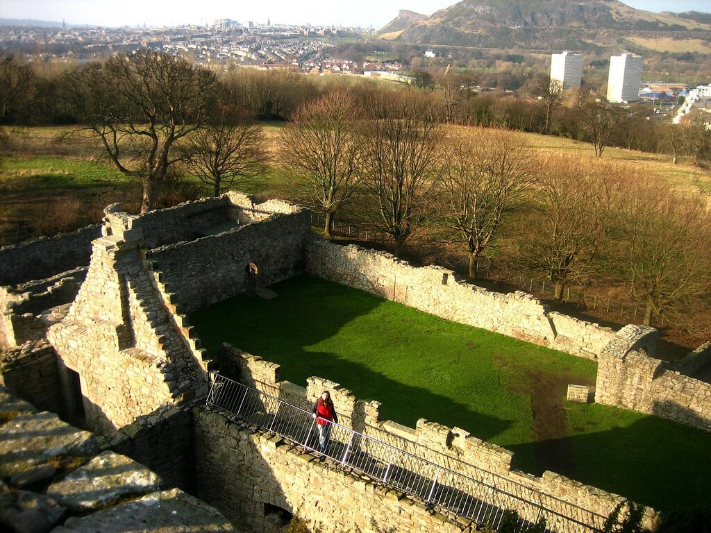 Craigmillar.Castle.original.25081.jpg