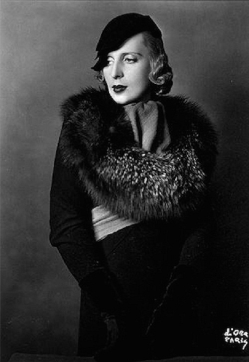 Tamara-de-Lempicka-wearing-Lucien-Lelong-coat-and-Rose-Descat-hat-Madame-DOra-1933.jpg