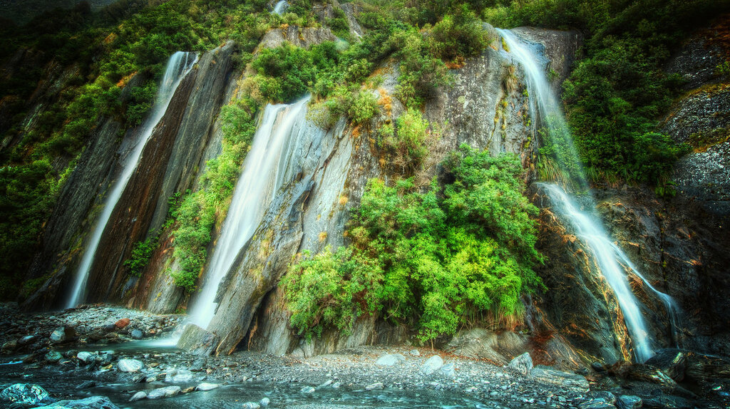 NZ Waterfalls-X3.jpg