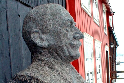 Statuen av maleren Harald Sohlberg