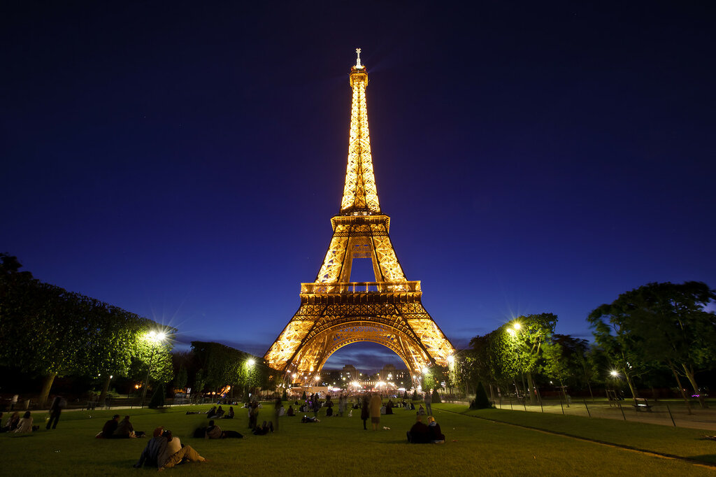 http://www.dreamstime.com/stock-images-eiffel-tower-night-light-paris-france-image20029204