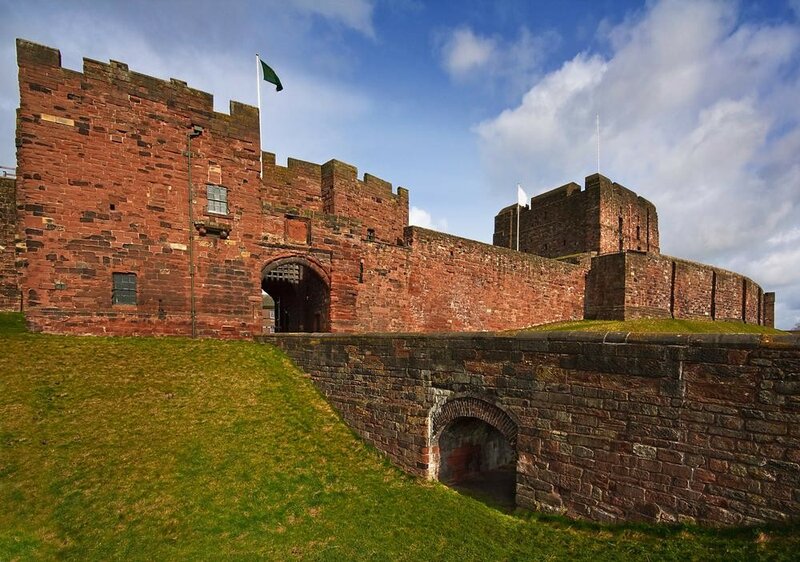 carlisle-castle-entrance-gate-moat-168334568.jpg