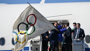 La bandiera olimpica è in Italia: via al countdown per Milano-Cortina