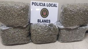 A presó dos homes a qui li Policia Local de Blanes va enxampar amb 36,9 kg de marihuana al cotxe