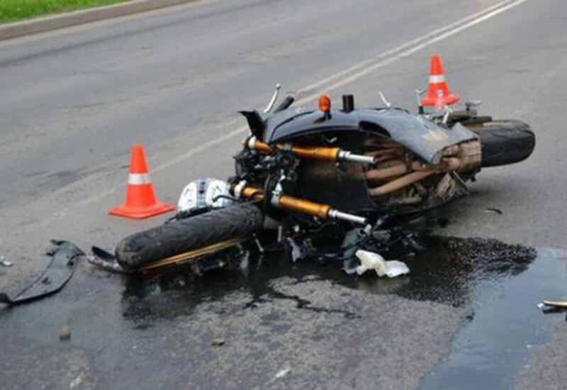 Motosiklet “Volkswagen Touareg”lə toqquşdu,