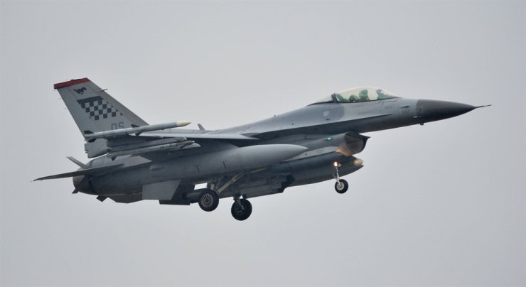 This undated file photo shows a U.S. Forces Korea F-16 fighter jet. Korea Times file