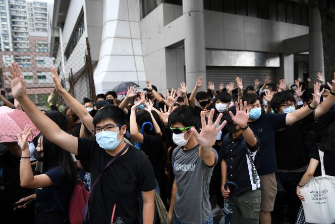 Manifestation à Hongkong, le samedi 7 octobre, contre la loi antimasque.