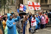 Des manifestants géorgiens protestent contre le projet de loi controversé sur « l’influence étrangère » à Tbilissi, le 14 mai 2024.