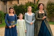 Emily Bader, Robyn Betteridge, Isabelle Brownson et Anna Chancellor (de gauche à droite) dans « My Lady Jane ».