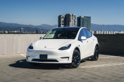 Véhicule le plus vendu au monde en 2023 (1,23 million d’unités), le Model Y de Tesla a vu ses ventes s’effondrer depuis le début de 2024. 