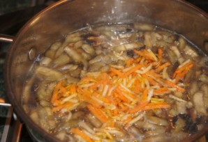 Суп с баклажанами и грибами   - фото шаг 7