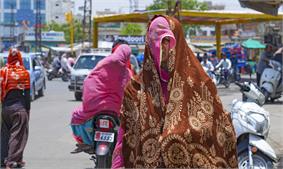 भारत के विभिन्न शहरों में दिखा गर्मी का प्रकोप, लोगों का घर...