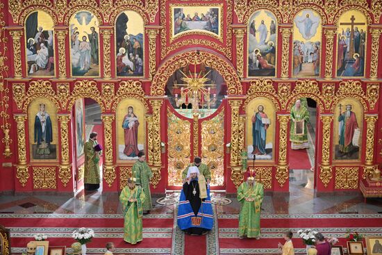 Праздничное богослужение по случаю 80-летия Луганской епархии