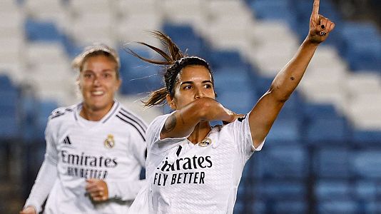 Alba Redondo celebra un gol