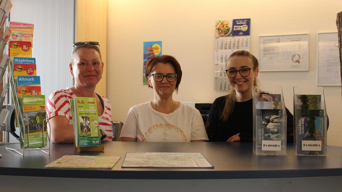 Besuch im Bürgerbüro und Tourist-Info der Stadt Helmstedt. Dieses Team kann fast alle Fragen beantworten (von links): Ina Goschnick, Daniela Engel und Jenny Bode.