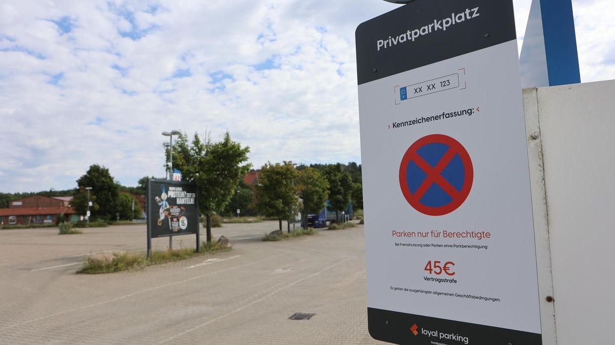 Eine Vertragsstrafe in Höhe von 45 Euro sowie die Auslagen zur Halterermittlung fordert die Loyal Parking Deutschland GmbH für das unberechtigte Parken auf dem Parkplatz des geschlossenen Real-Kauf-Marktes an der Werner-von-Siemens-Straße in Helmstedt ein.