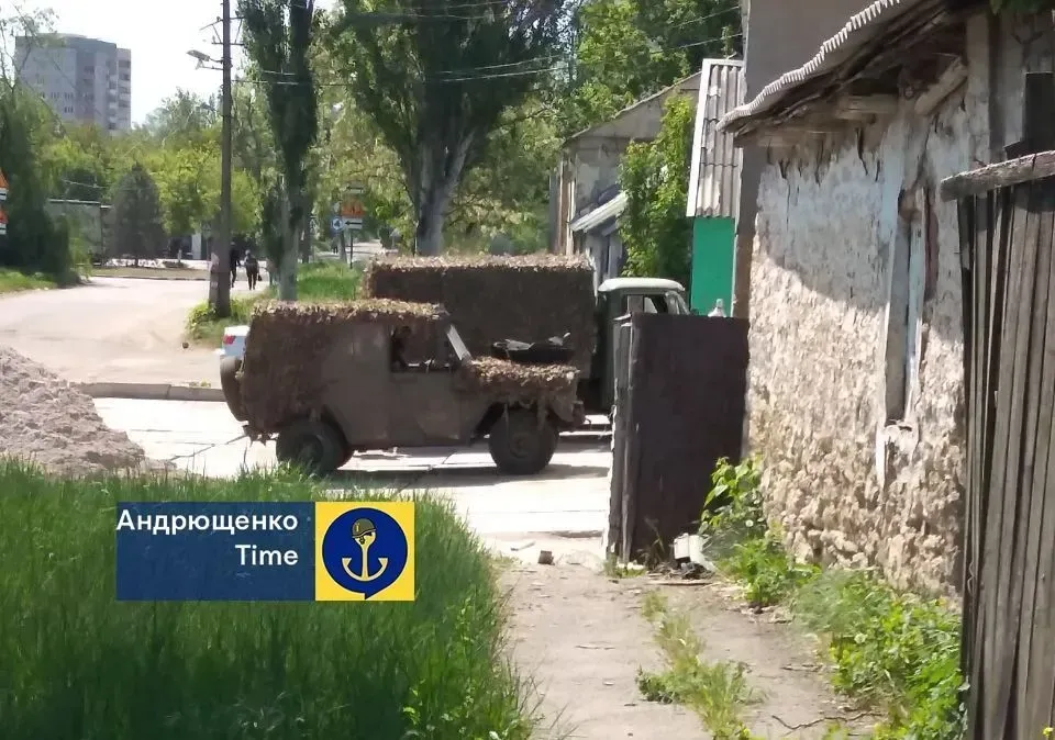 У Маріуполі фіксують рух російських вантажівок із боєкомплектом в бік Волновахи