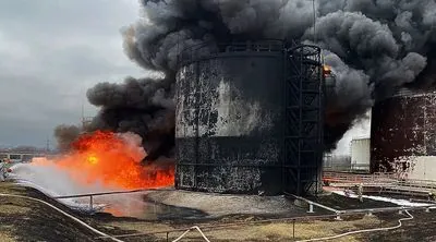 В Орловской области горит нефтебаза в Орловской области