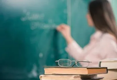 Уменьшение нагрузки на преподавателей вузов: парламент принял законопроект