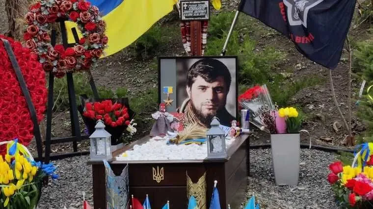 У столиці понівечили могили загиблих воїнів "Да Вінчі", "Джуса" та Петриченка