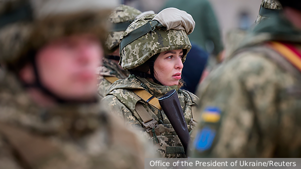 Комбат ВСУ предложил сделать военнообязанными всех женщин на Украине с 18 лет