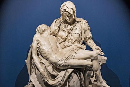 "Der Sinn des Lebens" von Manfred Lütz: Die Pietà, ein Werk von Michelangelo Buonarroti, im Petersdom in Rom