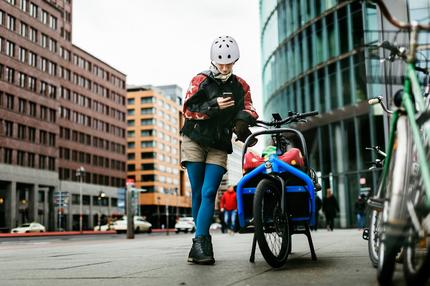 Gerade wer mit Kindern im Lastenrad unterwegs sein möchte, sollte beim Kauf darauf achten, ob das Fahrzeug nach der Lastenradnorm getestet wurde.