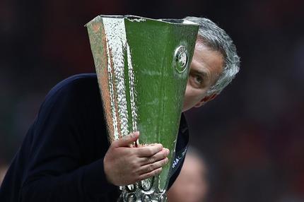 Darum geht es, wenn José Mourinho ihn dann wieder hergibt: Der Europa-League-Pokal