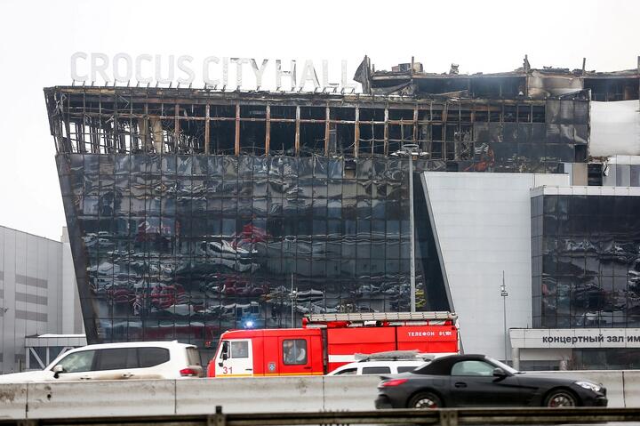 Здание "Крокус Сити Молла" после теракта и пожара, 23 марта 2024 года. Фото: Reuters