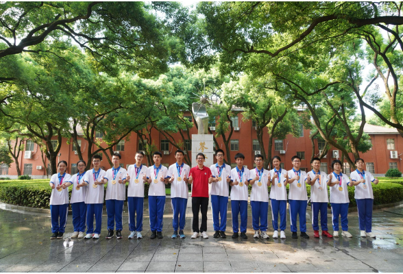 湖南师大附中闪耀生物奥赛：10学子获清北保送，揭秘金牌背后的攀登精神