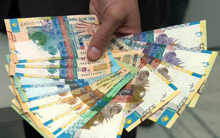 Tenge exchange rate weakened by 5.5% to 471.84 tenge per US dollar