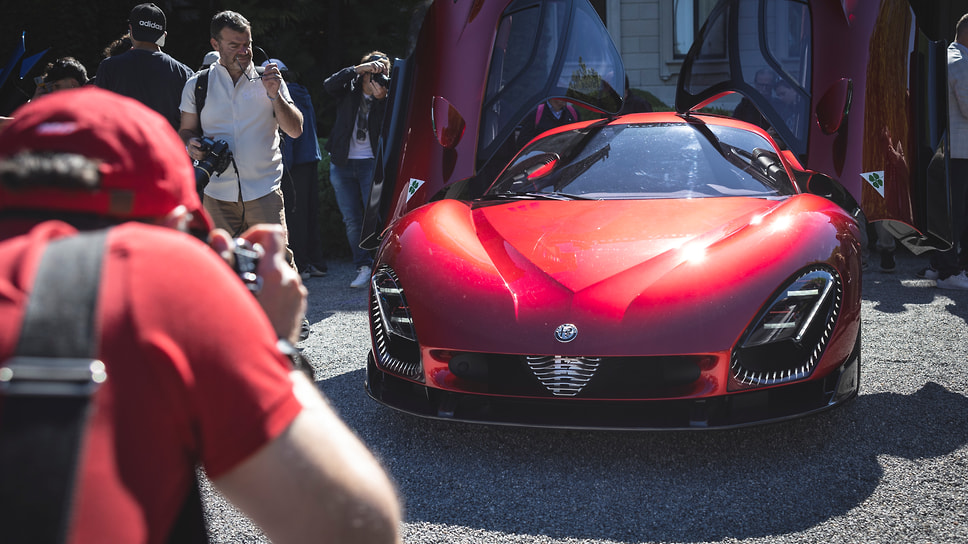 А вот и победитель в этой категории: двухместное купе Alfa Romeo 33 Stradale, созданное по индивидуальному заказу, получило на Concorso d’Eleganza Villa d’Este премию Design Concept Award