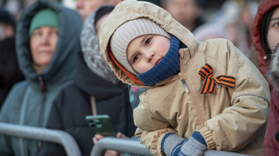 Вечерний концерт в честь Дня Победы. На площади Тысячелетия.