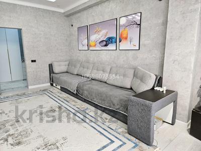 2-комнатная квартира, 70 м², 1/9 этаж помесячно, мкр Нурсая, Абулхаирхан 51а — Цон,Ледовый дворец,двд,школа Бином,гаи,тд технодом, баня, садик,магази за 350 000 〒 в Атырау, мкр Нурсая