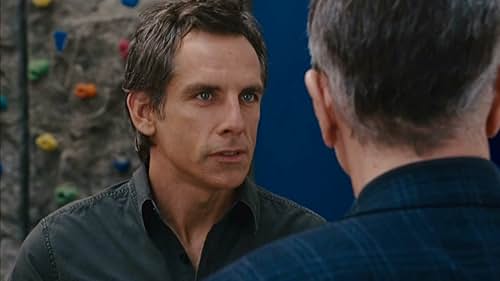 Little Fockers: Jack Disagrees With Greg About Letting Henry Climb A Wall