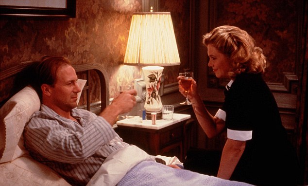 William Hurt and Kathleen Turner in The Accidental Tourist (1988)