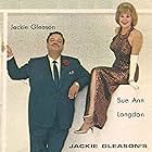 Jackie Gleason and Sue Ane Langdon in Jackie Gleason: American Scene Magazine (1962)