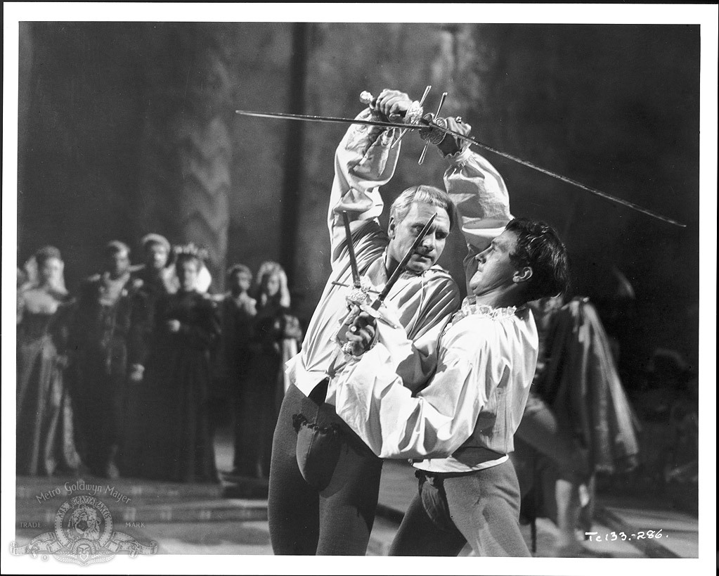 Laurence Olivier and Terence Morgan in Hamlet (1948)