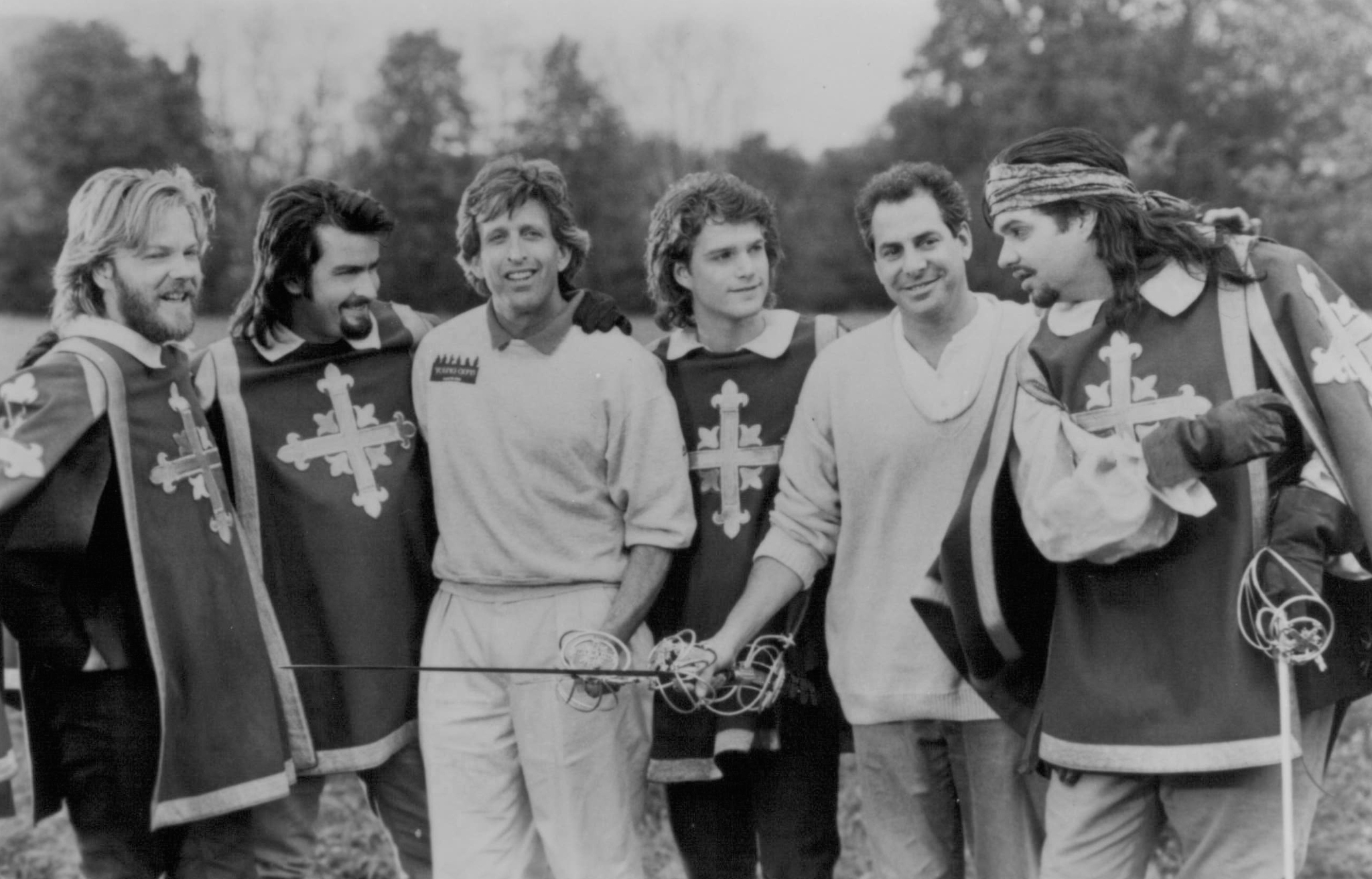 Charlie Sheen, Chris O'Donnell, Kiefer Sutherland, Oliver Platt, Joe Roth, and Roger Birnbaum in The Three Musketeers (1993)