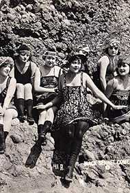 Marion Aye, Harriet Hammond, Phyllis Haver, Myrtle Lind, Alice Maison, and Marvel Rea in Why Beaches Are Popular (1919)