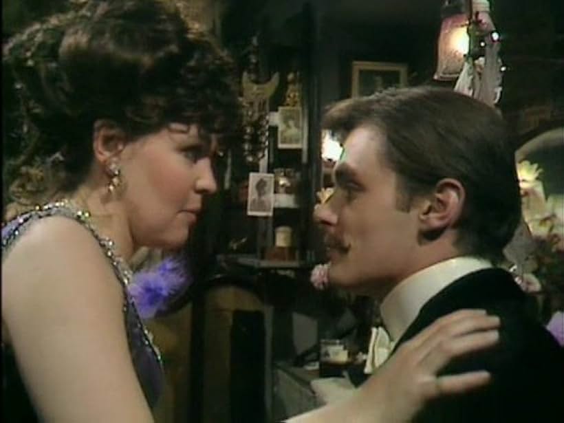 Pauline Collins and Simon Williams in Upstairs, Downstairs (1971)