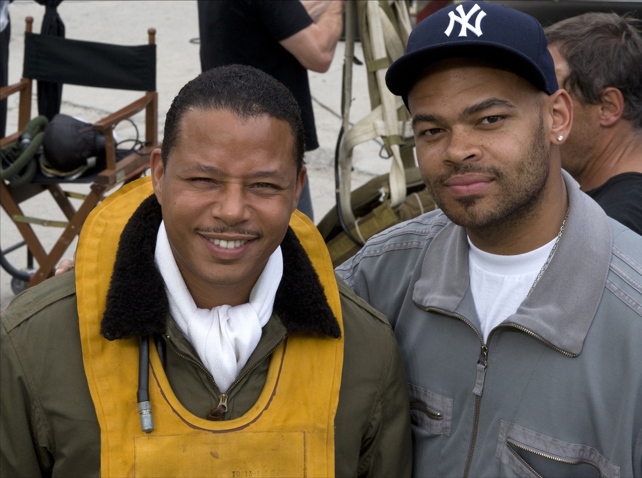 Terrence Howard and Anthony Hemingway in Red Tails (2012)