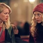 Kate Hudson and Naomi Watts in The Divorce (2003)